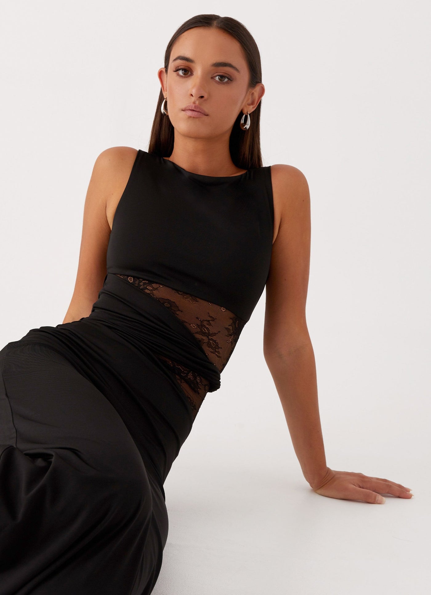 LENI - Figure-Hugging Maxi Dress with Subtle Cutouts and Lacing