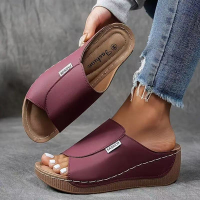 SARA - Comfortable Slides with Arch Support