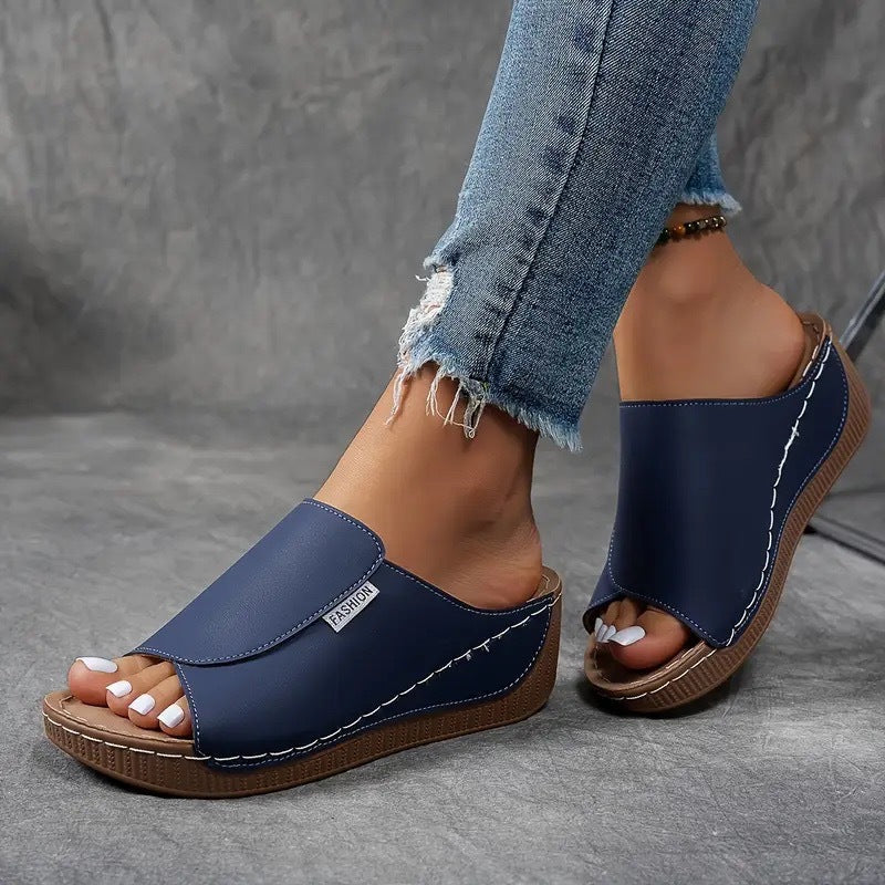 SARA - Comfortable Slides with Arch Support