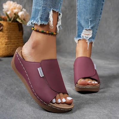 SARA - Comfortable Slides with Arch Support