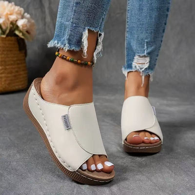 SARA - Comfortable Slides with Arch Support