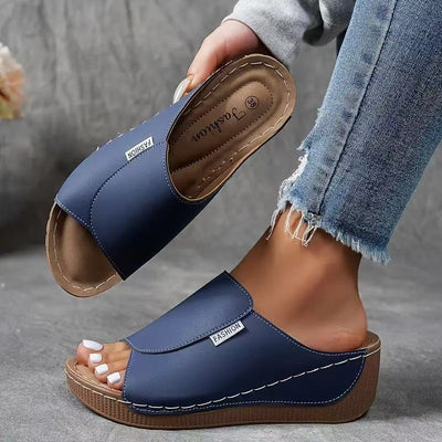SARA - Comfortable Slides with Arch Support