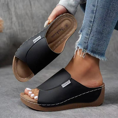 SARA - Comfortable Slides with Arch Support