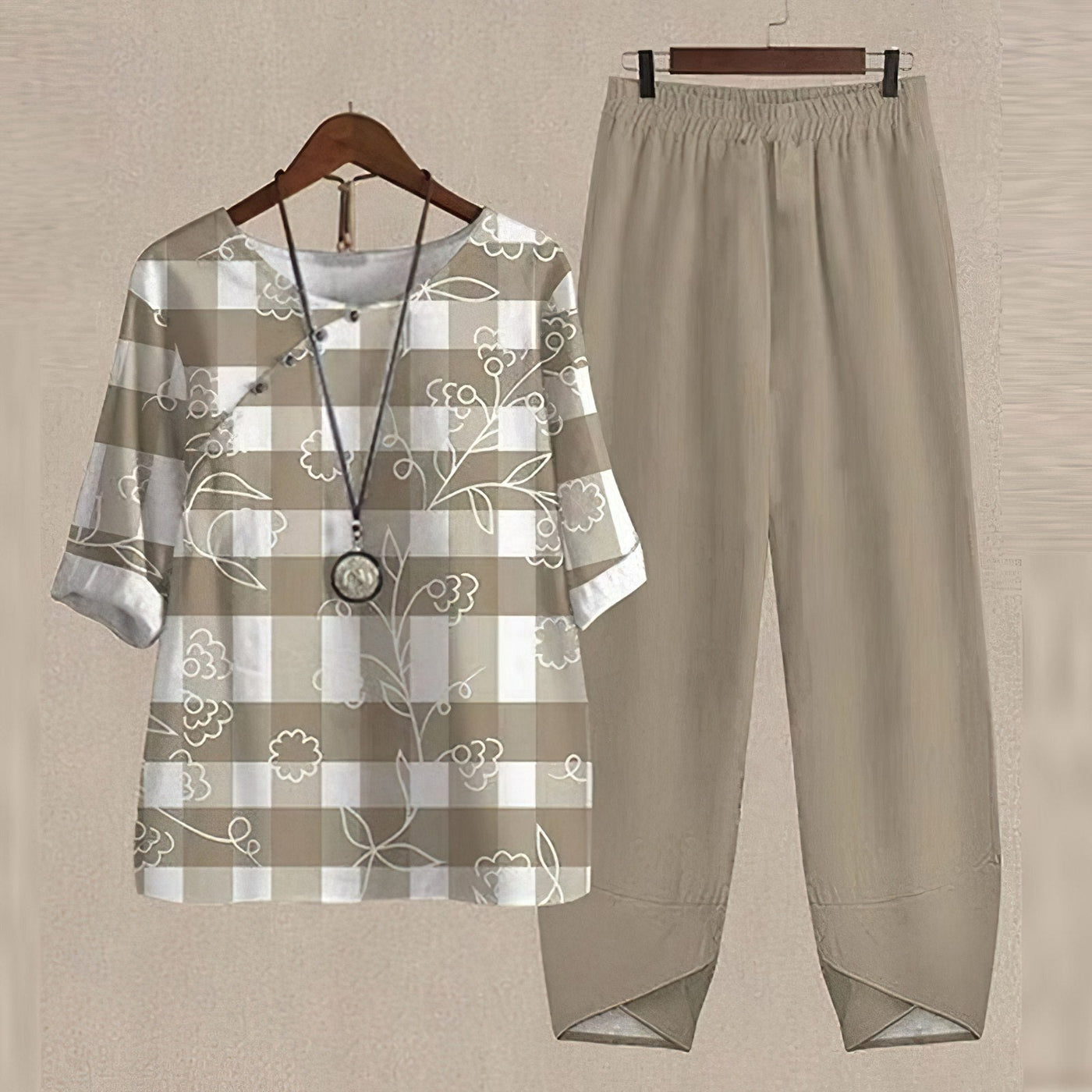 LIV - Elegant and Comfortable Set with Sweater and Pants