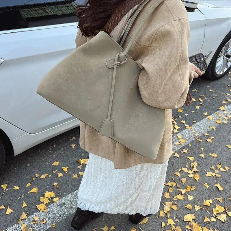 AVERLY - Luxe Maxi Bag